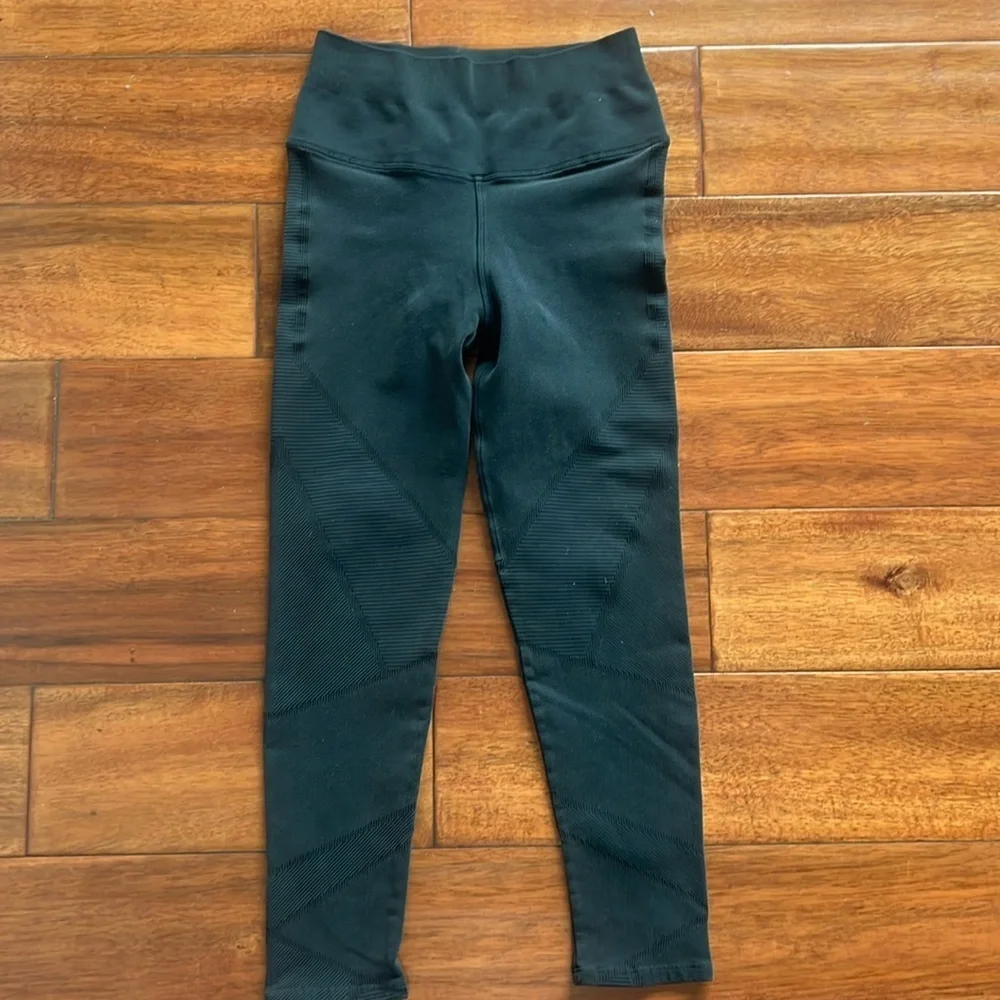 NUX Black Leggings Size Small